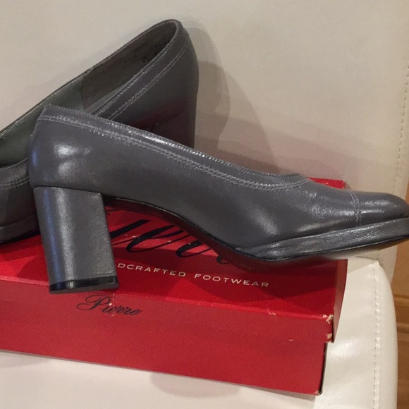 Vintage House of Pierre Gray Heels - Picture 3 of 6